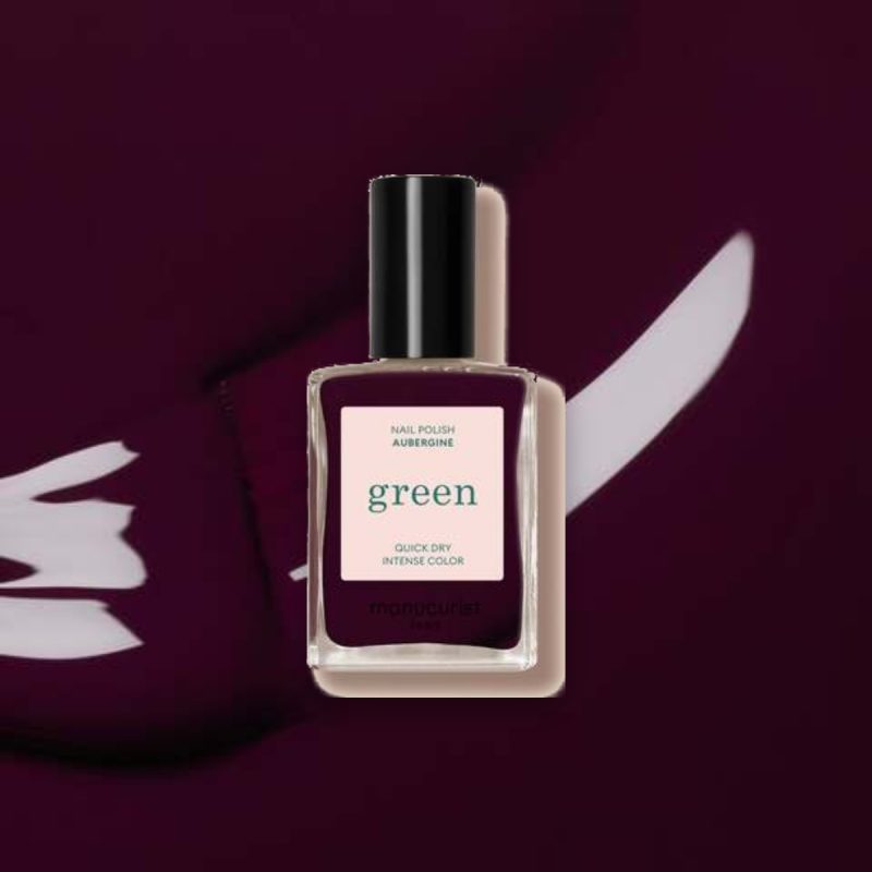 Vernis à ongles Green Manucurist Aubergine sur un fond de sa couleur