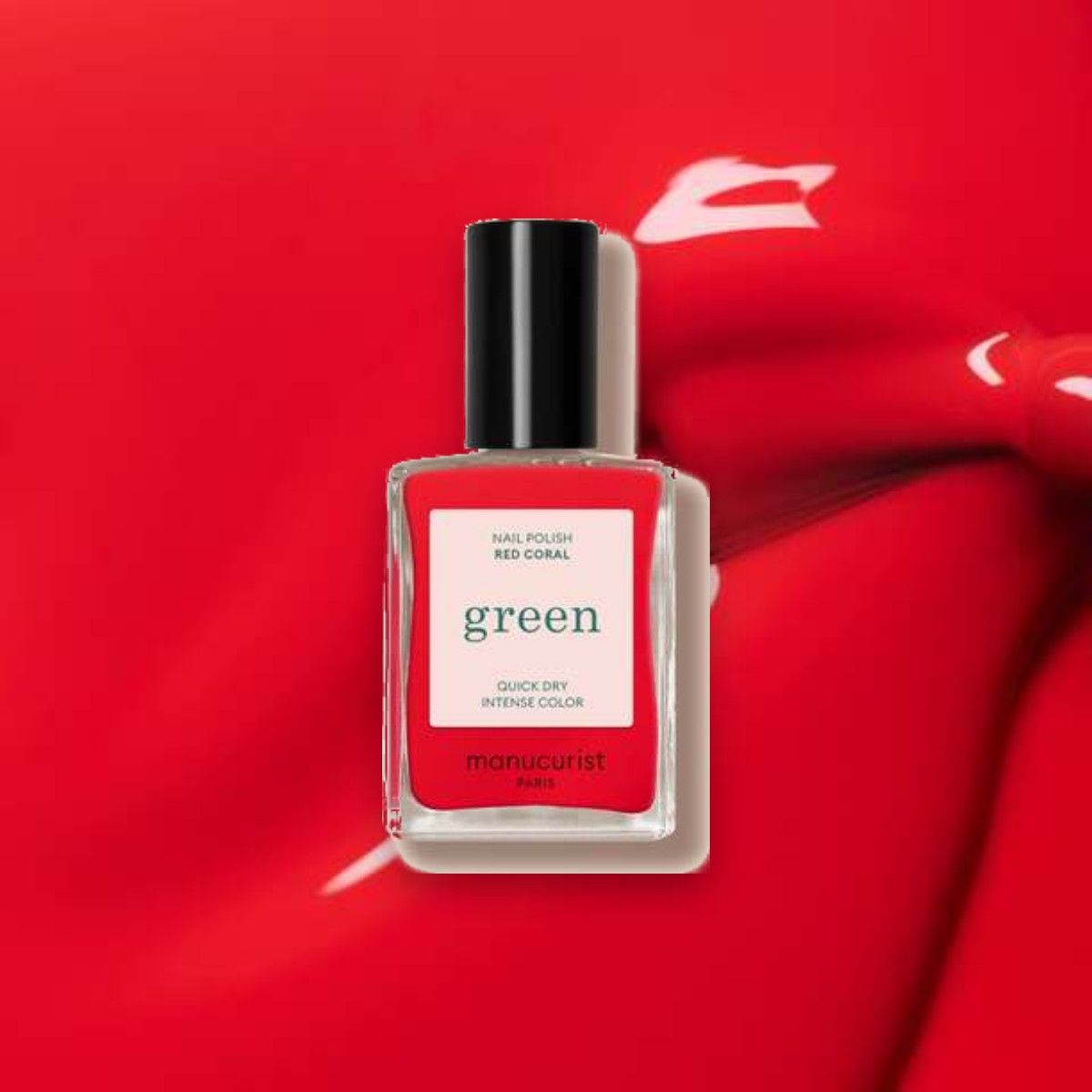Vernis à ongles Green Manucurist Red coral sur un fond de sa couleur